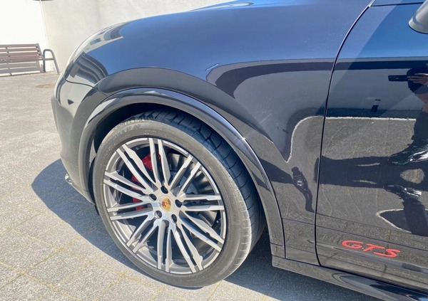 Porsche Cayenne cena 215200 przebieg: 166000, rok produkcji 2015 z Łódź małe 781